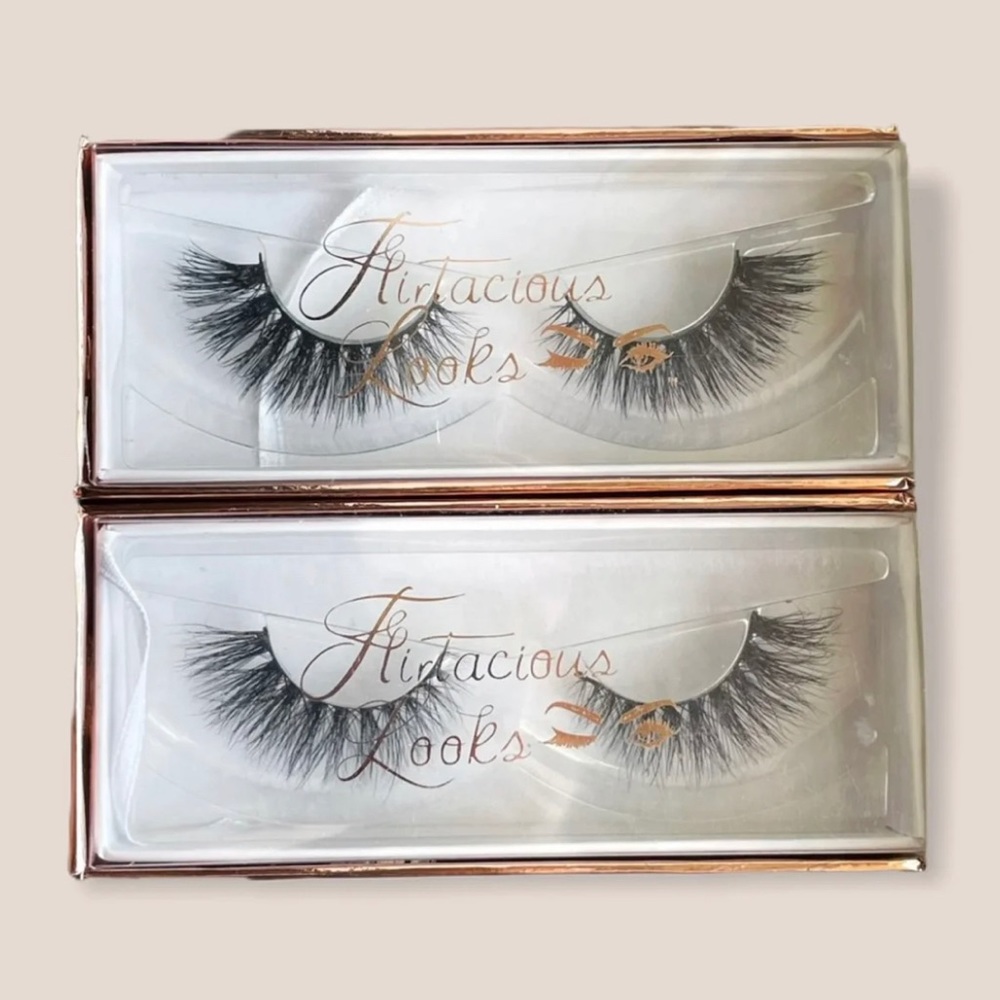 🎉 HOST PICK! 🎉 🆕 Lot of 2- Flirtacious Looks And Lashes- Reusable!